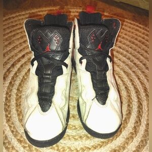 Kids Jordan Sneakers Size 4.5